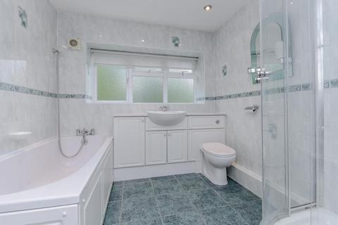 2 bedroom flat to rent, Virginia Water