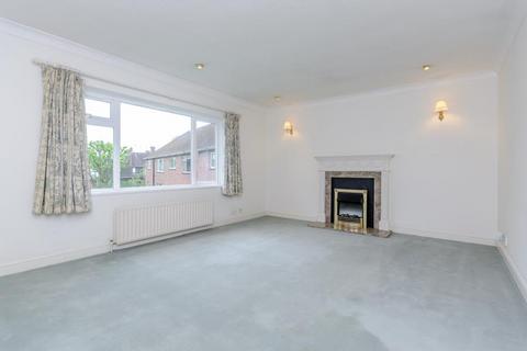 2 bedroom flat to rent, Virginia Water