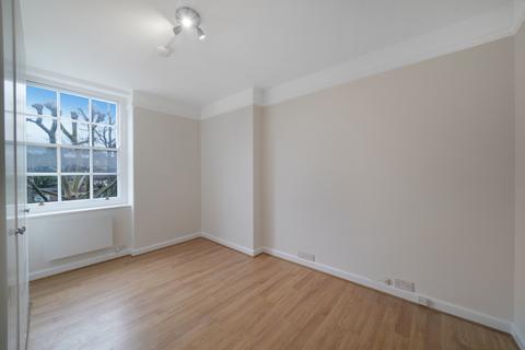 3 bedroom flat to rent, Bronwen Court, Grove End Road, London