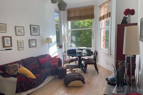 2 bedroom flat to rent, Greencroft Gardens, South Hampstead, London