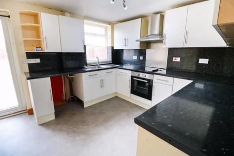 2 bedroom terraced house to rent, Moorhouse Road, Willerby Road