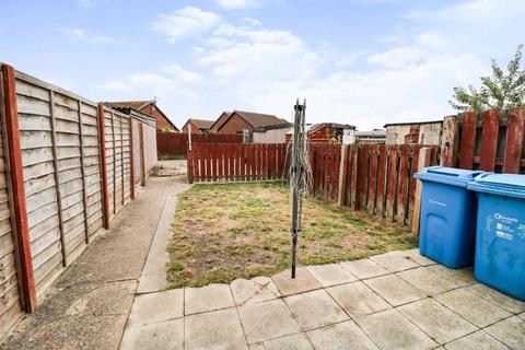 2 bedroom terraced house to rent, Moorhouse Road, Willerby Road