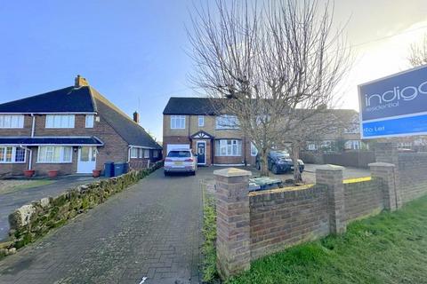 4 bedroom semi-detached house to rent, Barton Road, Luton, Bedfordshire, LU3 2BE