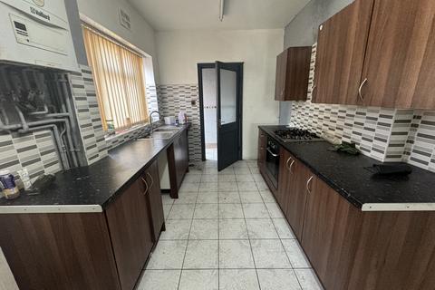 4 bedroom terraced house to rent, Bearwood Road,  Smethwick, B66