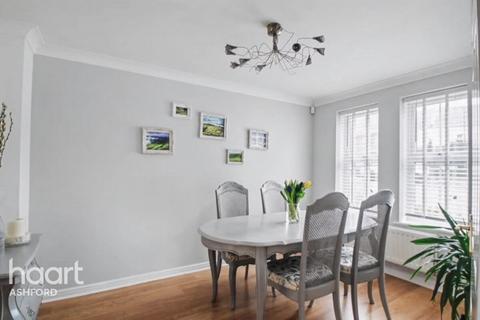 undefined, Imperial Way, Ashford