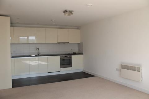 2 bedroom apartment to rent, Queensway, Redhill