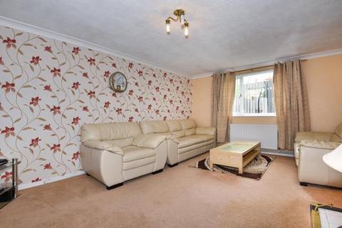 3 bedroom semi-detached house to rent, Banbury,  Oxfordshire,  OX16