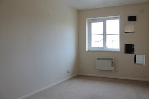 2 bedroom flat to rent, Wordsworth Mead, Redhill