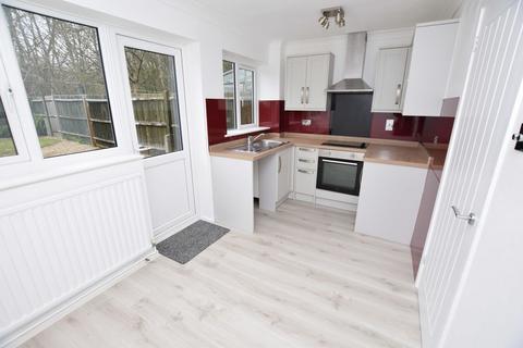 2 bedroom terraced house to rent, Garrington Close, Vinters Park, Maidstone, ME14 5RP