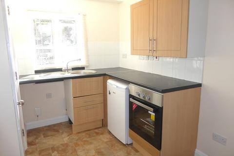 1 bedroom flat to rent, Park View, Bucknalls Close