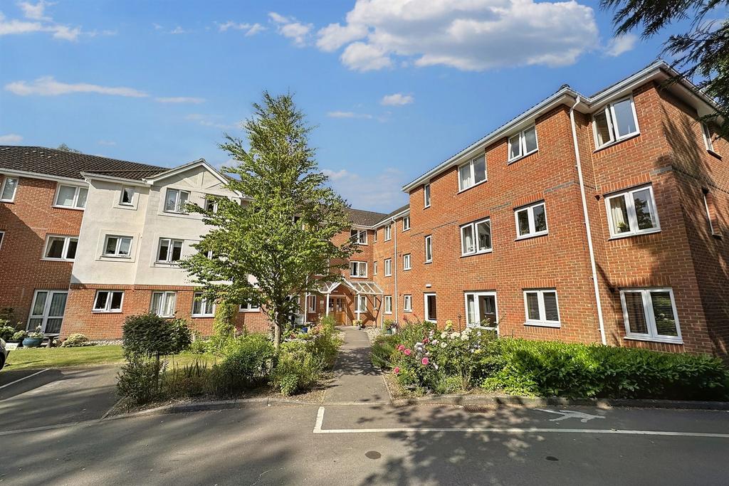 Ferndown 1 bed retirement property for sale £110,000