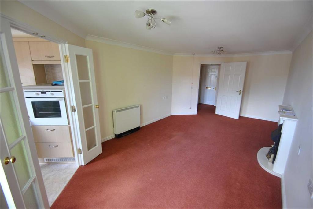 Coachman Court, Rochford, Essex 2 bed retirement property £995 pcm (£