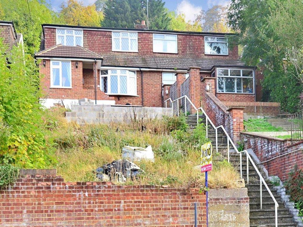 Boxley Road Chatham ME5 3 bed semidetached house £995 pcm (£230 pw)