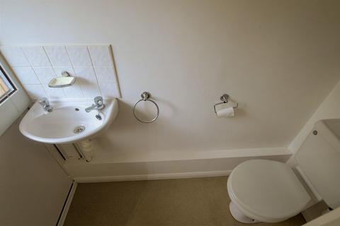 2 bedroom end of terrace house to rent, Pickwick Crescent, Bury St Edmunds