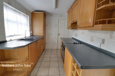 2 bedroom end of terrace house to rent, Erskine Street, Stoke-on-trent