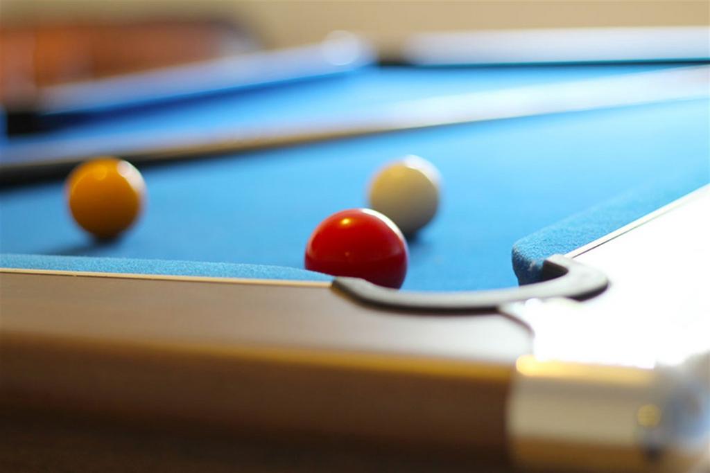 Pool table