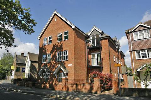 2 bedroom flat to rent, Mill Cleave, West Byfleet, KT14 6DY