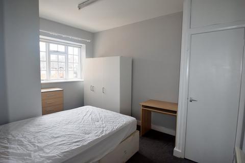 2 bedroom flat to rent, Golders Way, Golders Green