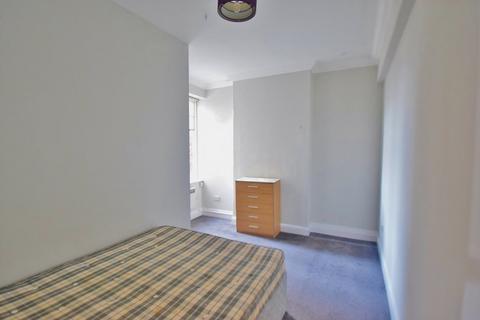 2 bedroom flat to rent, Golders Way, Golders Green