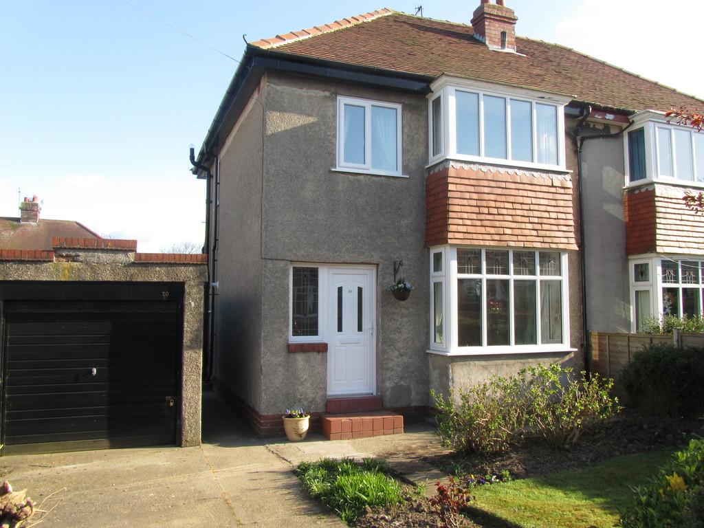 Harewood Avenue, Scarborough 3 bed semidetached house £650 pcm (£150 pw)