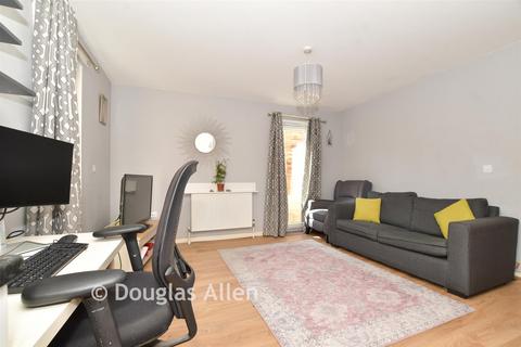 1 bedroom ground floor flat for sale, Springate House, London E12