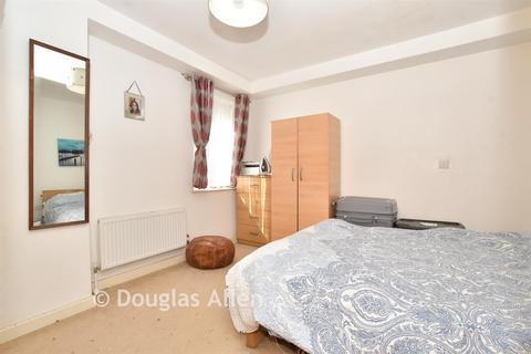 1 bedroom ground floor flat for sale, Springate House, London E12