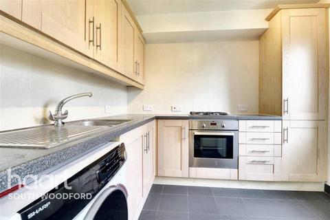 2 bedroom flat to rent, Cleveland Road, South Woodford, E18