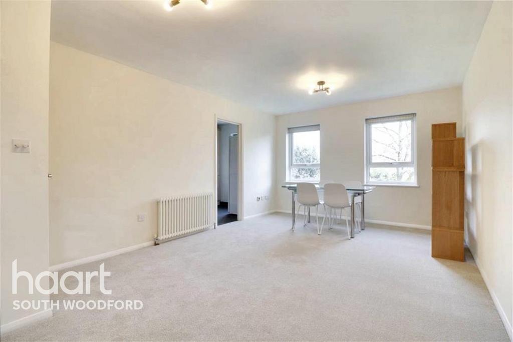 Cleveland Road, South Woodford, E18 2 bed flat £1,750 pcm (£404 pw)