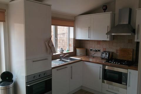 3 bedroom terraced house to rent, Henwick Avenue, Worcester WR2