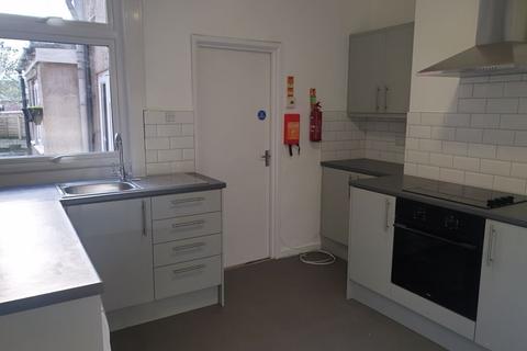 4 bedroom house share to rent - Nelson Road, Worcester WR2