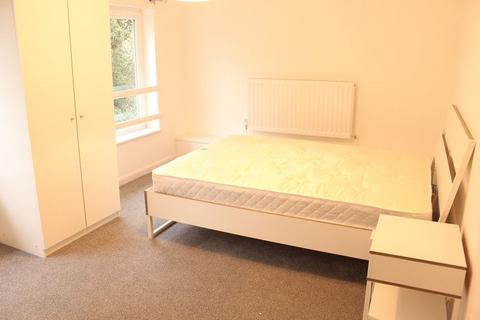 Mixed use to rent, Newtown Road, Worcester WR5