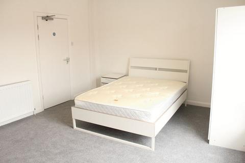 Mixed use to rent, Newtown Road, Worcester WR5