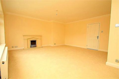 3 bedroom detached bungalow to rent, Alphington Avenue, Frimley GU16