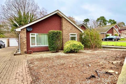 3 bedroom detached bungalow to rent, Alphington Avenue, Frimley GU16