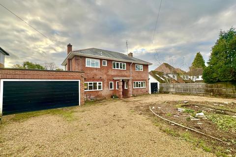 5 bedroom detached house to rent, Parkway, Camberley GU15