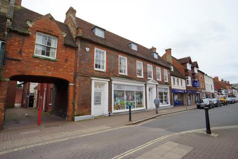 2 bedroom maisonette to rent, High Street, Stony Stratford