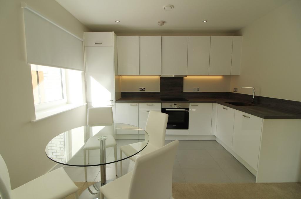 Kitchen/Dining area