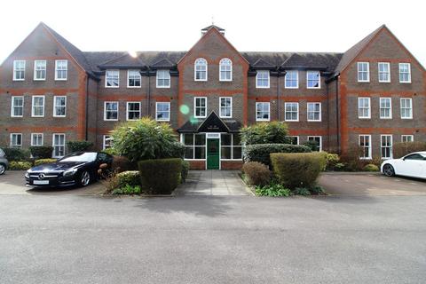 3 bedroom apartment to rent, West Court, West Drive, Sonning, Reading, RG4