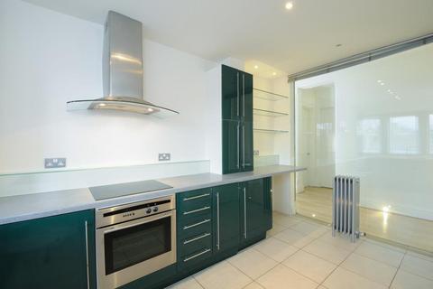 4 bedroom apartment to rent, Arkwright Road,  Hampstead,  NW3