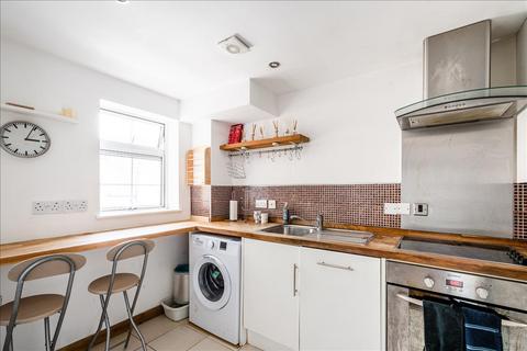 2 bedroom apartment for sale, Burton Street, Bloomsbury, WC1H