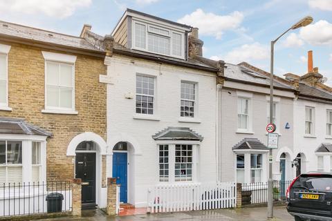 4 bedroom terraced house to rent, Tonsley Road, London