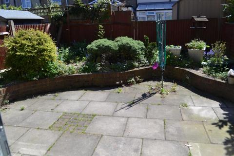 2 bedroom flat to rent, Eastbourne Road, Tooting, London, SW17 9EG