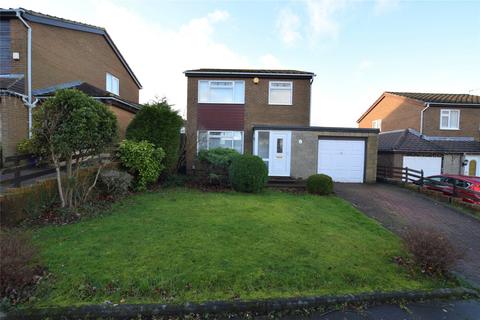 3 bedroom detached house to rent, Thistledon Avenue, Whickham, NE16