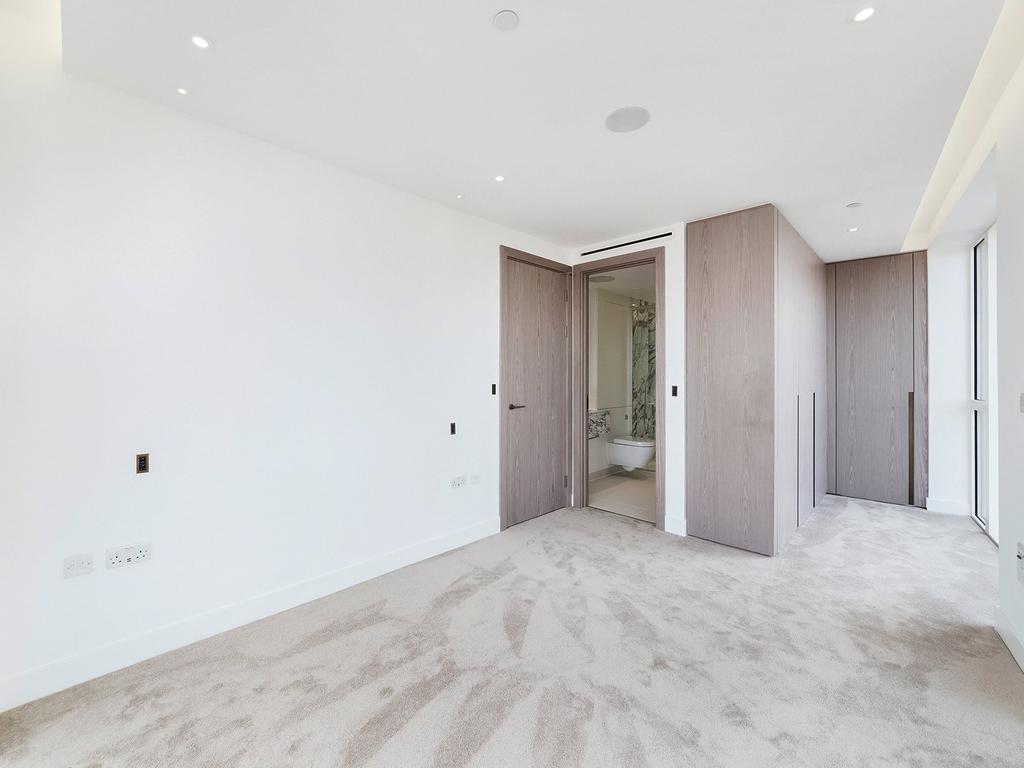 Admiralty House, E1w