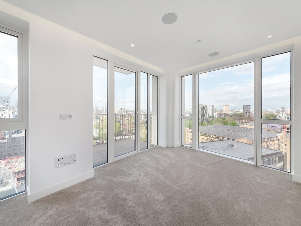 Admiralty House, E1w