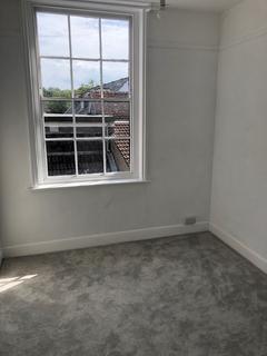 2 bedroom flat to rent, Cliffe High Street, Lewes BN7