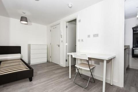 Studio to rent, Windsor,  Berkshire,  SL4