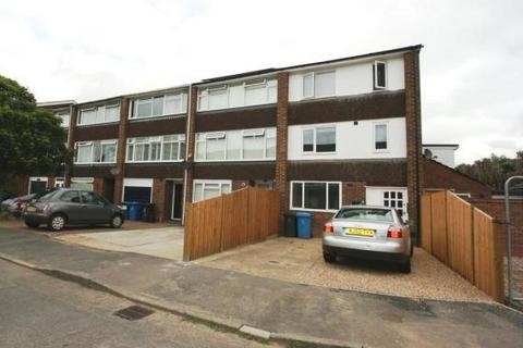 Studio to rent, Windsor,  Berkshire,  SL4