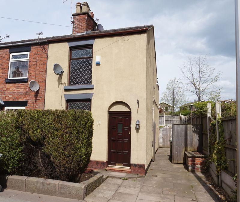 Canal Road, Congleton 2 bed end of terrace house £575 pcm (£133 pw)