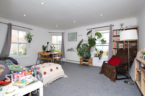 2 bedroom flat to rent, Wyndham Street, Brighton